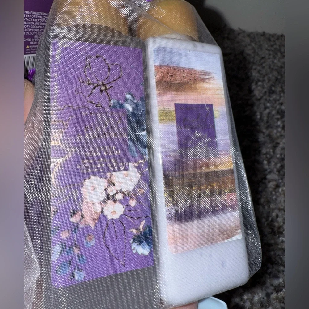 Purple body care gift set NWT - Picture 6 of 6